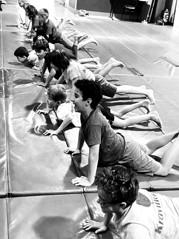 Exercices techniques de Krav Maga en cours collectif