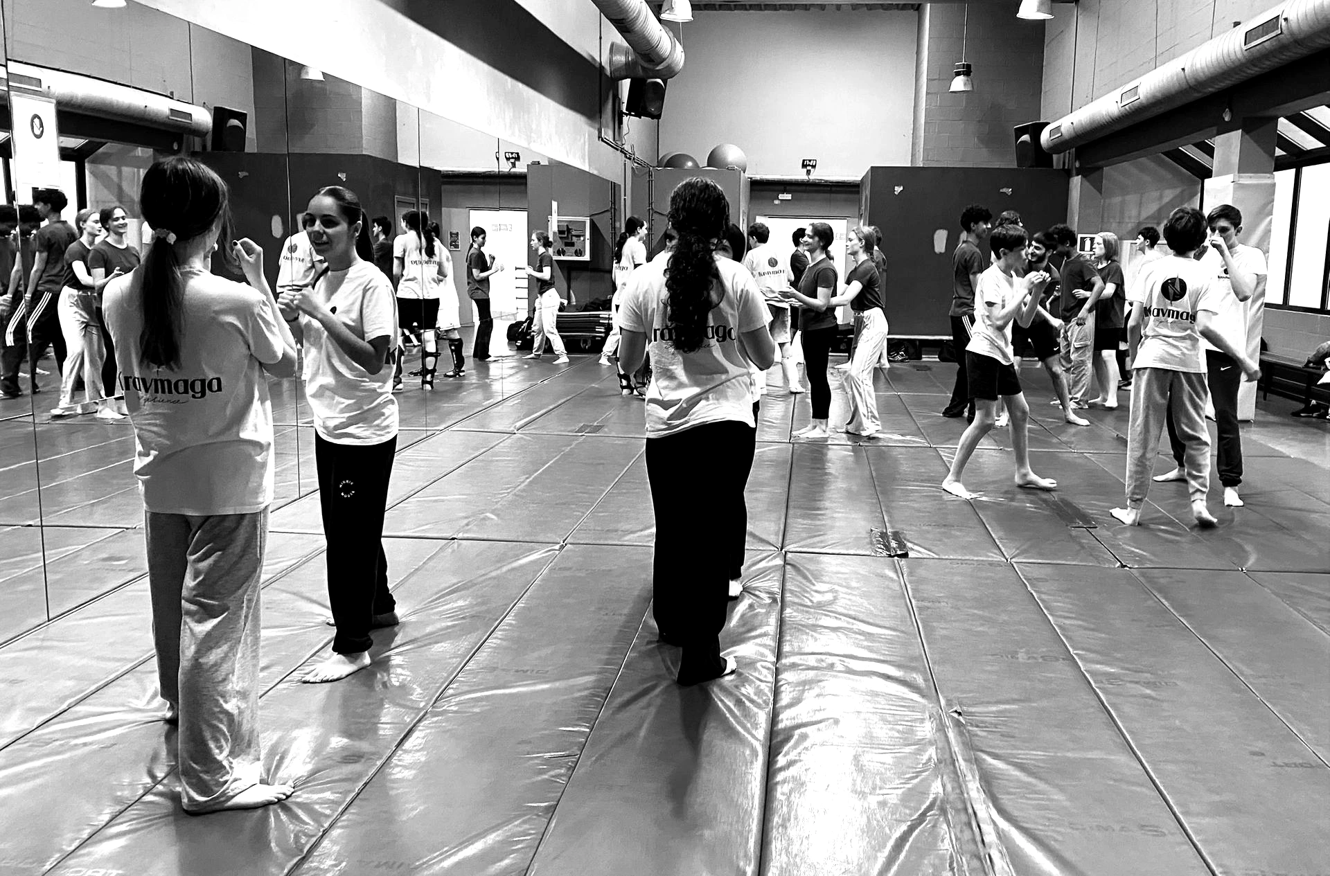 Photo de groupe du club Krav Maga Experience